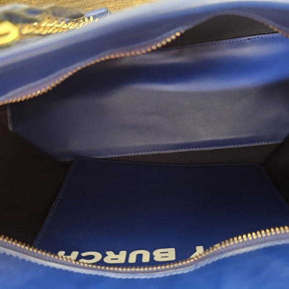 Tory Burch Gemini Link With Gold Chain Straps Blue and Cream Patterned Tote - Picture 10 of 16